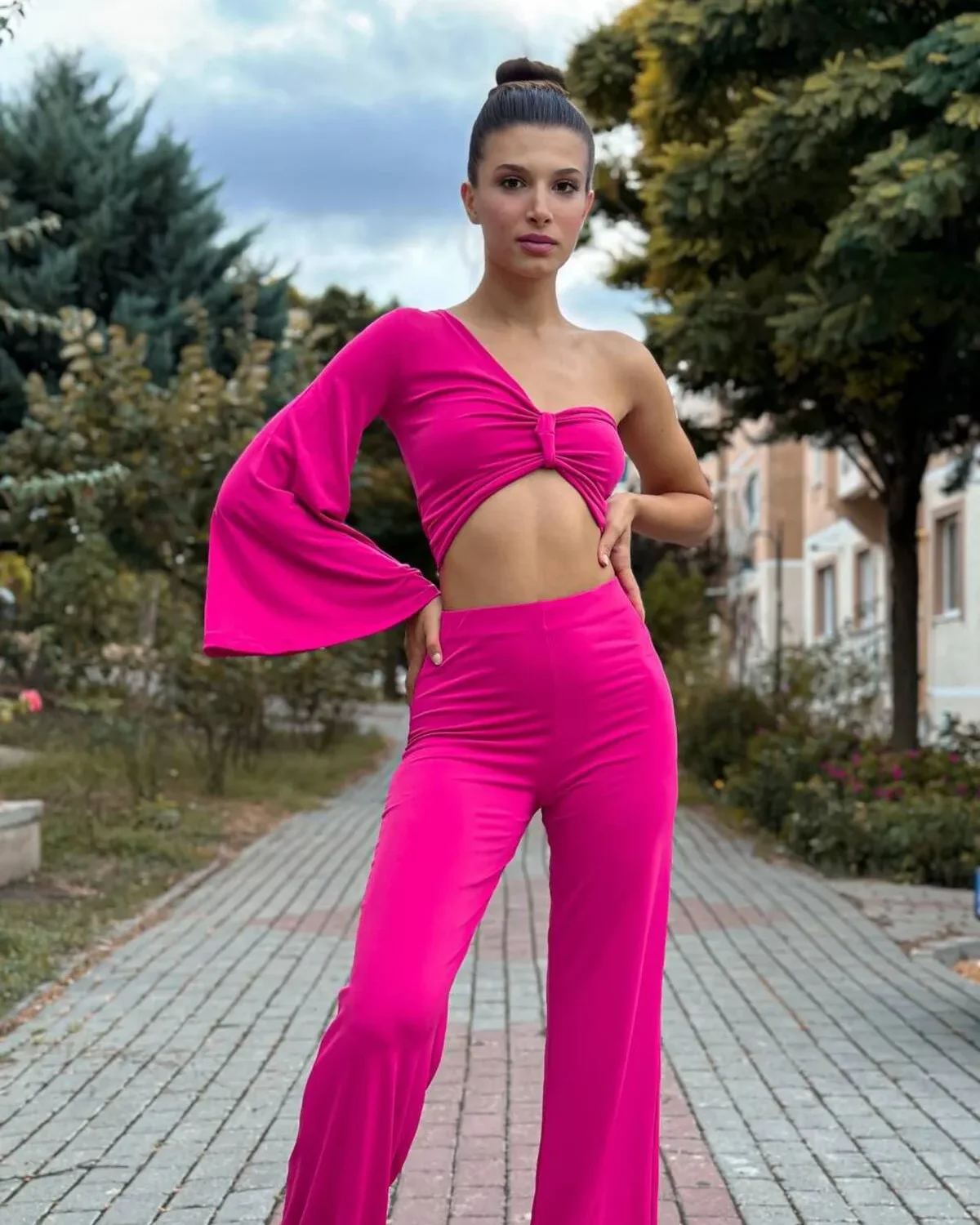 İspanyol Paça - Tek Omuz Pembe Crop Tayt Takım