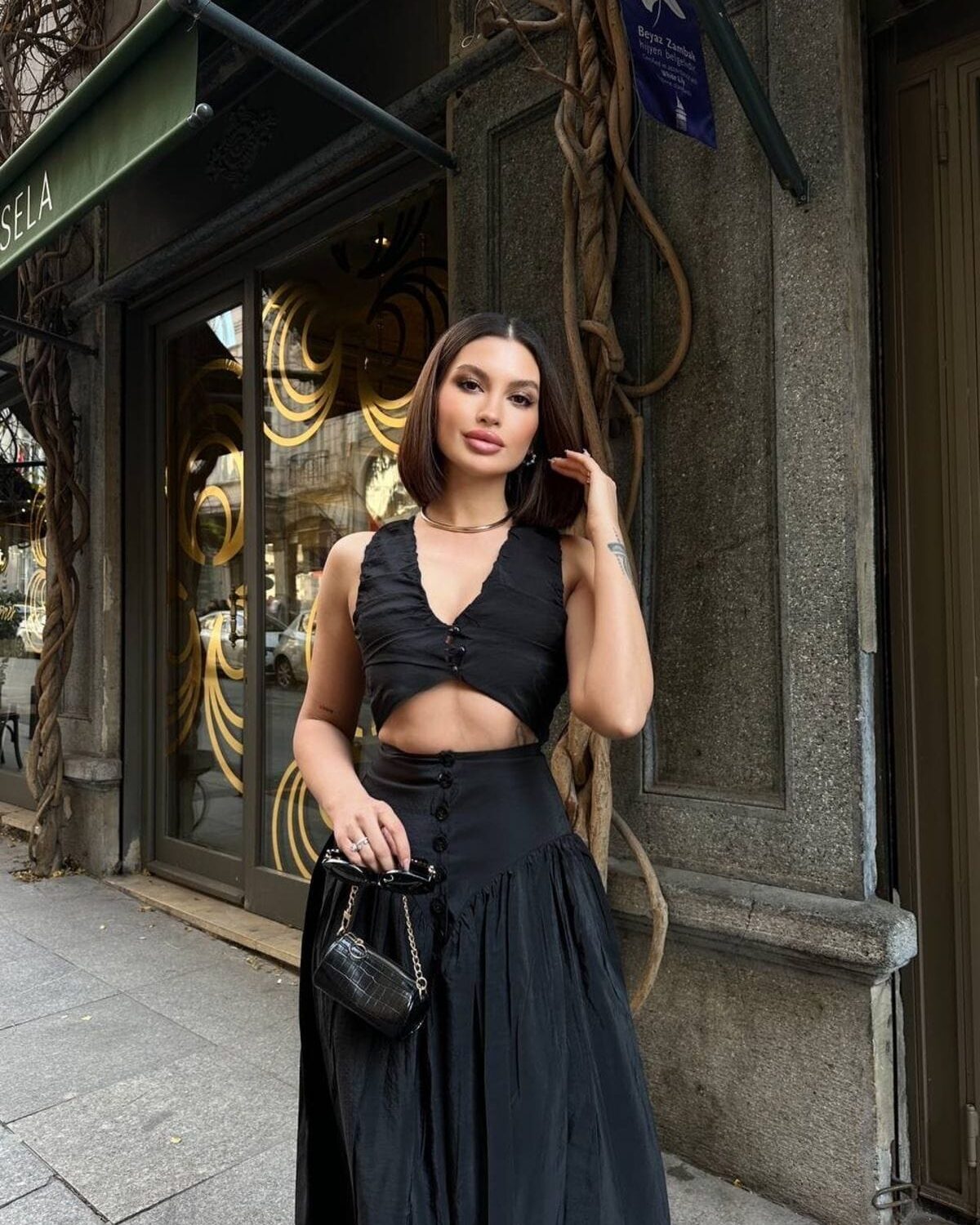 Sedef Kumaş Düğme Detaylı V Yaka Siyah Maksi Boy İkili Takım