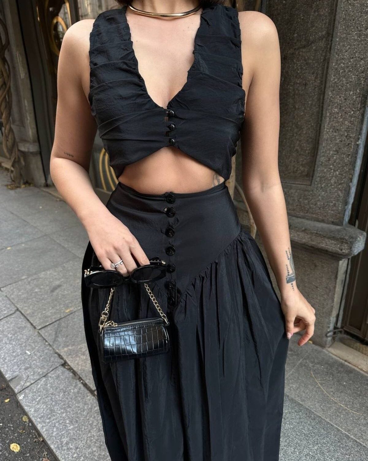 Sedef Kumaş Düğme Detaylı V Yaka Siyah Maksi Boy İkili Takım