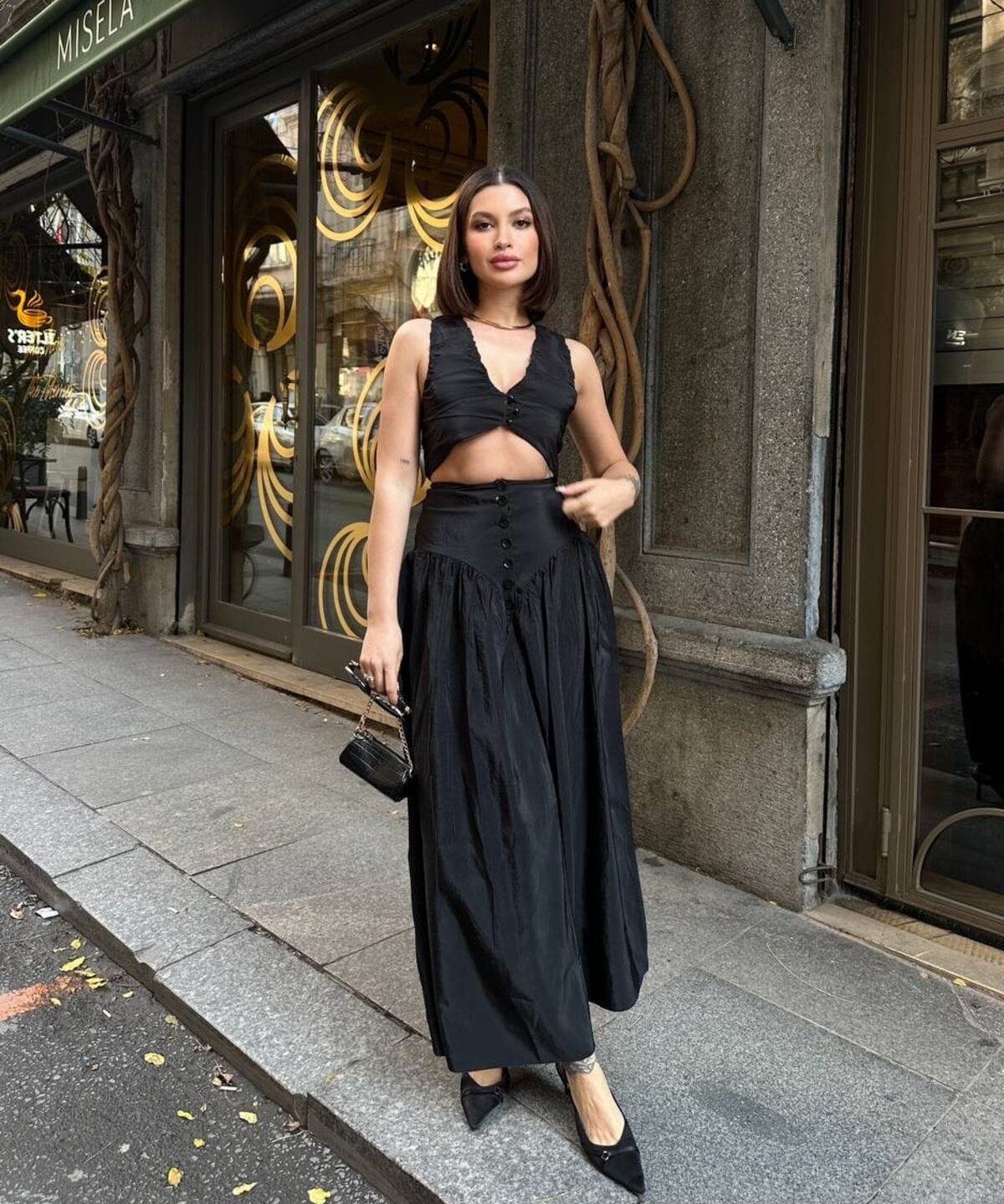 Sedef Kumaş Düğme Detaylı V Yaka Siyah Maksi Boy İkili Takım