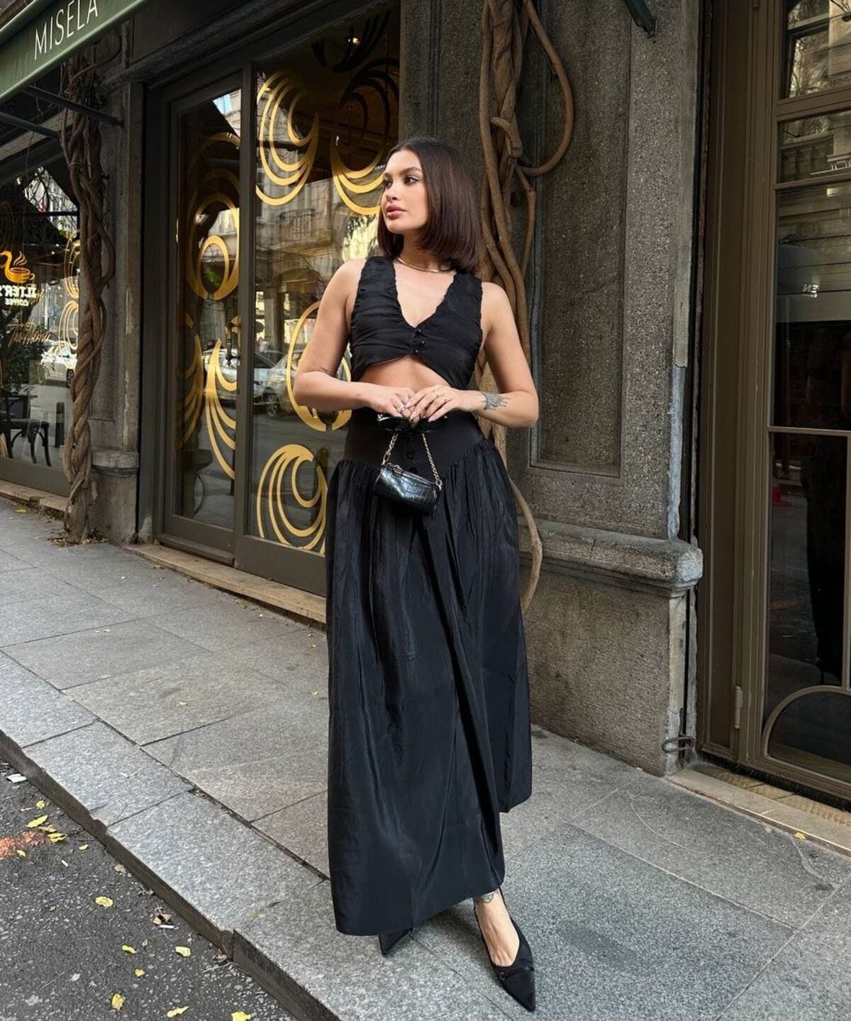 Sedef Kumaş Düğme Detaylı V Yaka Siyah Maksi Boy İkili Takım