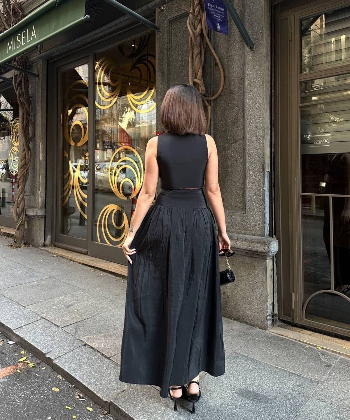 Sedef Kumaş Düğme Detaylı V Yaka Siyah Maksi Boy İkili Takım